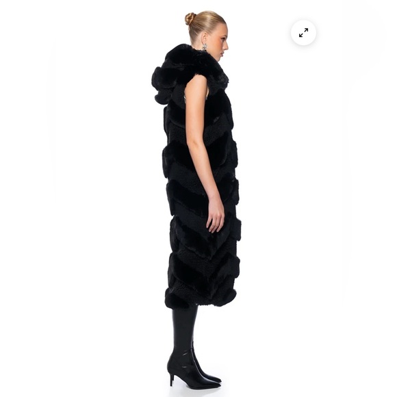NWT Azalea Wang Women's Black Long Hooded Fur
Vest- JEMI  Sz-L - Picture 3 of 8